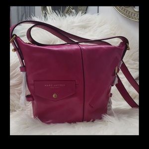 NWT.  MARC JACOBS BUCKET BAG HOT PINK